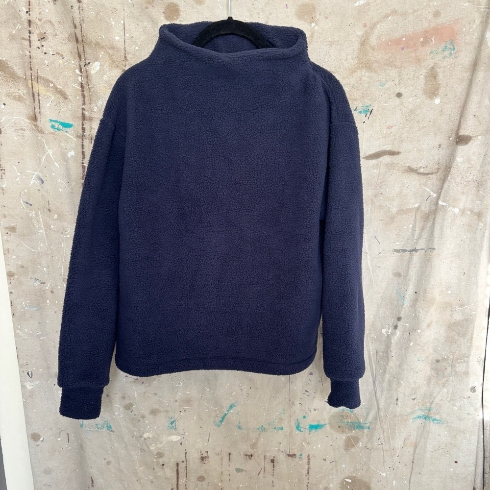 Dudley Stephens Park Slope Turtleneck in Navy Sherpa